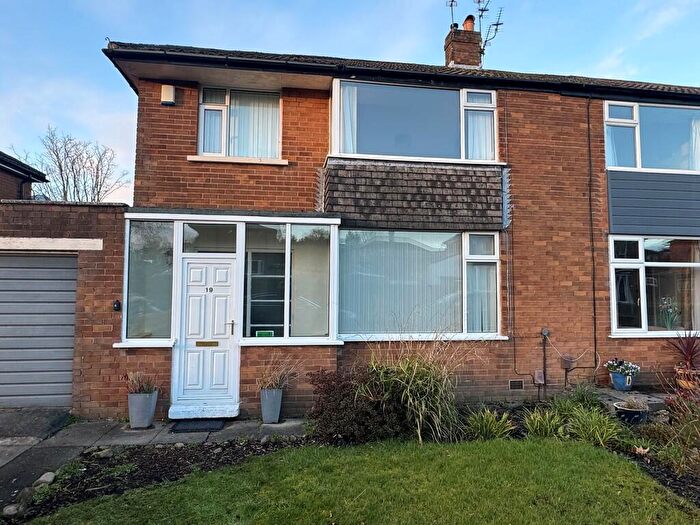 3 Bedroom Semi Detached House For Sale In Kirkstone Avenue, Blackburn, BB2