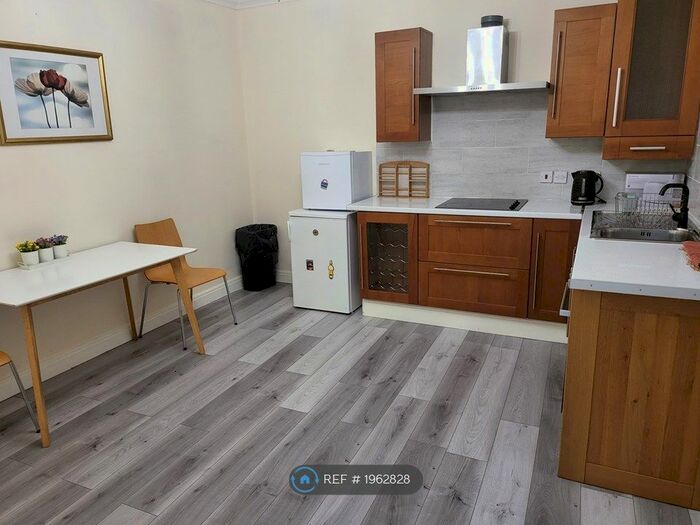 1 Bedroom Flat To Rent In Chorley Road, Swinton, M27