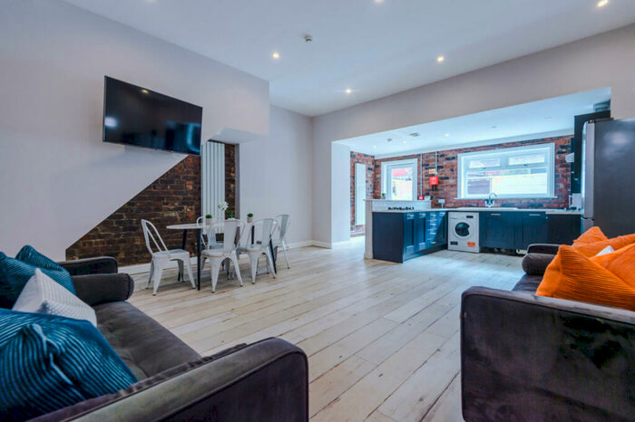 6 Bedroom Property To Rent In Esher Road, Liverpool, L6