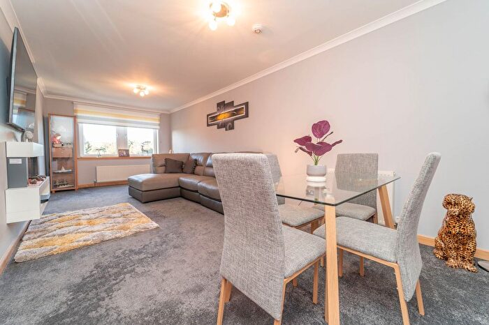 2 Bedroom Flat For Sale In Eagles View, Livingston, EH54
