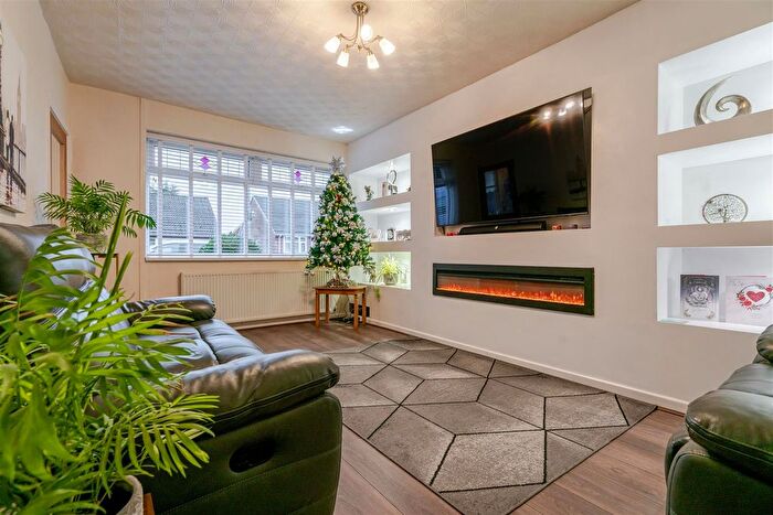 Property For Sale In Woburn Ave, Leigh, WN7