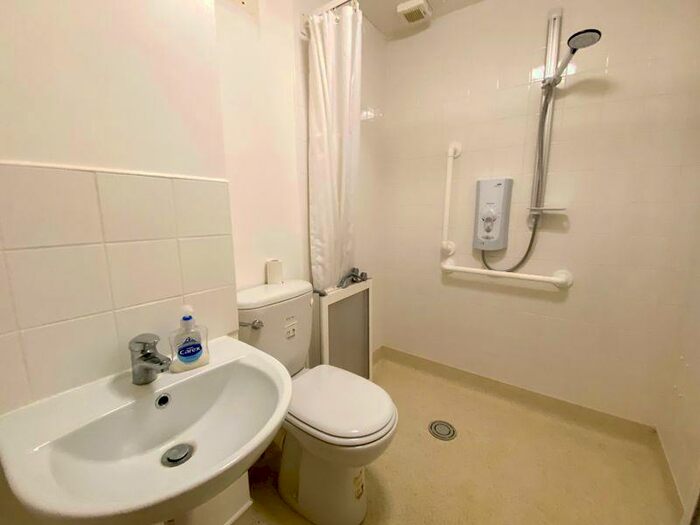 Studio For Sale In Somerset Gardens, Tottenham, N17