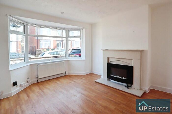 4 Bedroom Semi-Detached House To Rent In Botoner Road, Coventry, CV1