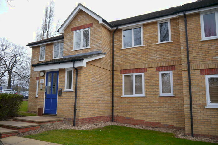 1 Bedroom Ground Flat To Rent In Kirkland Drive, Enfield, EN2