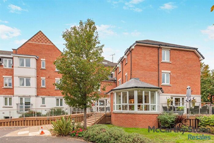 2 Bedroom Apartment For Sale In Crayshaw Court, Abbotsmead Place, Caversham, Reading, RG4