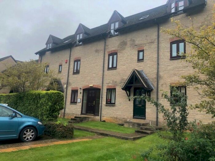 2 Bedroom Flat To Rent In Lakeside, Ducklington Lane, Witney, OX28