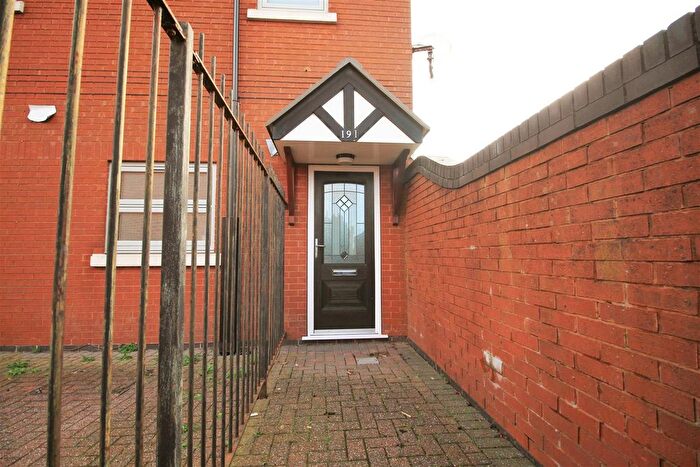 1 Bedroom Flat To Rent In Cross Street, Sale, M33