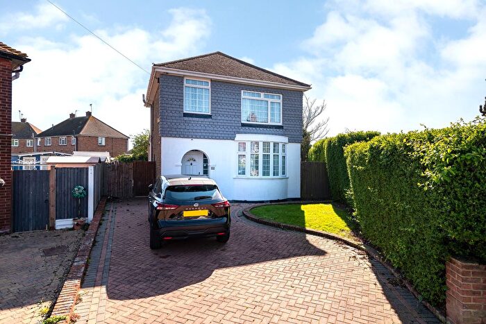 3 Bedroom Detached House For Sale In Wheatsheaf Gardens, Sheerness, ME12