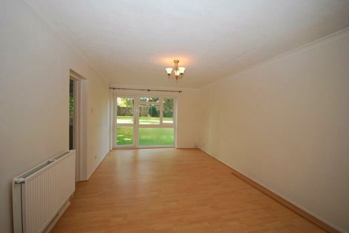 1 Bedroom Apartment To Rent In Moliner Court, Brackley Road, Beckenham, BR3