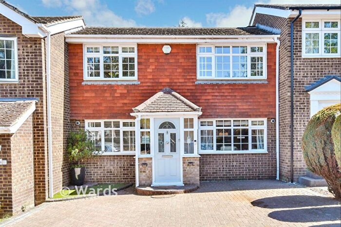 3 Bedroom Terraced House For Sale In Broadway, Gillingham, Kent, ME8