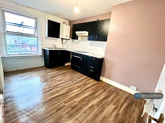 2 Bedroom Terraced House To Rent In Colwyn Road, Leeds, LS11