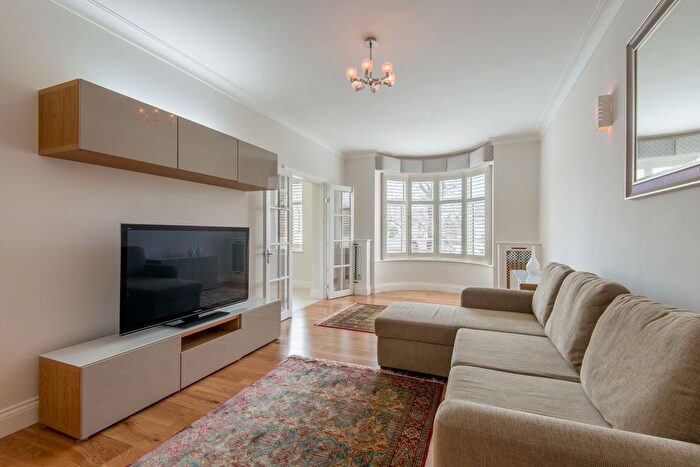 2 Bedroom Flat To Rent In Hall Road, St John's Wood, London, NW8