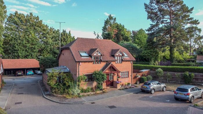 2 Bedroom Semi-Detached House To Rent In Foley Mews, Claygate, KT10