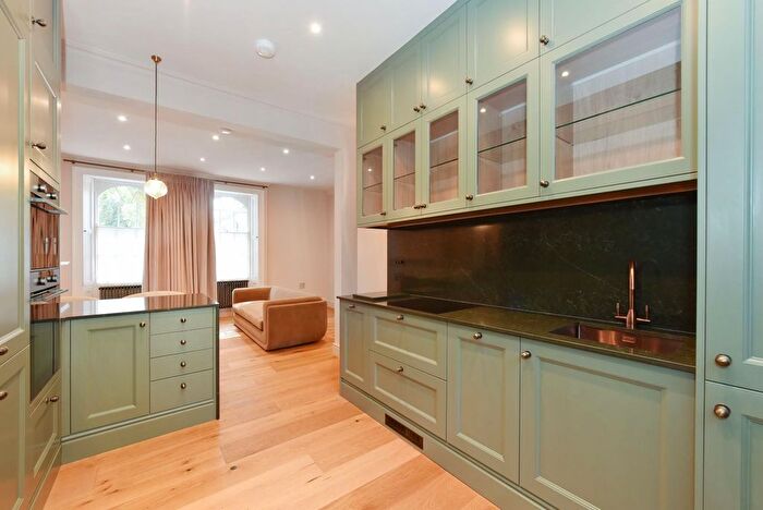 2 Bedroom Flat To Rent In Trinity Street, Borough, London, SE1