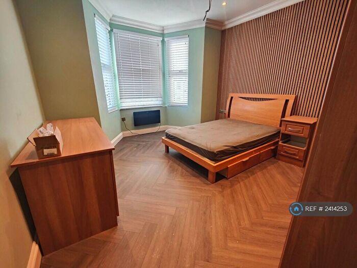 Studio To Rent In Mayfair Avenue, Ilford, IG1