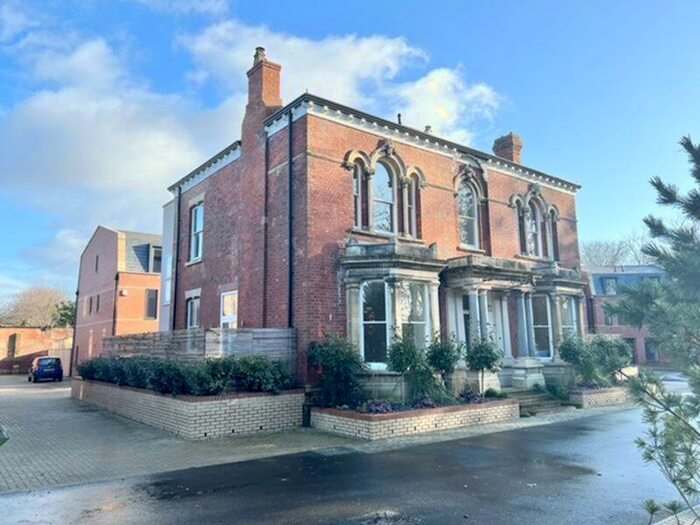 3 Bedroom Semi-Detached House To Rent In The Curve, Welholme Road, Grimsby, DN32