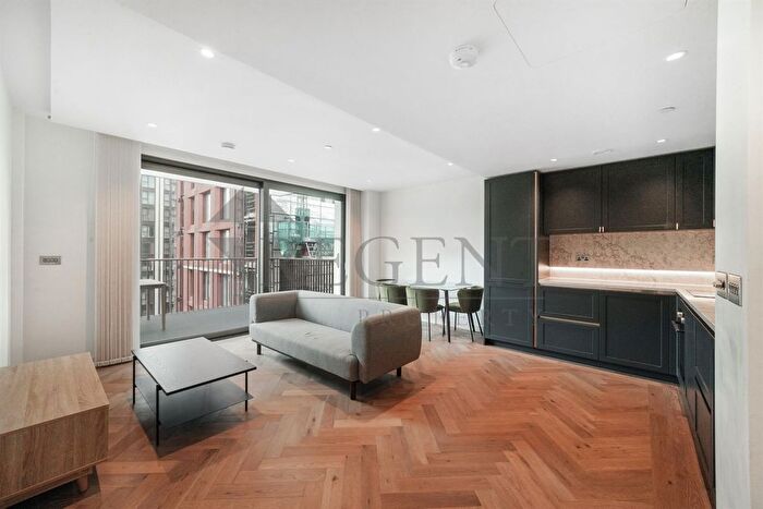 2 Bedroom Flat For Sale In Asquith House, Segrave Walk, W2