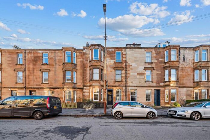 3 Bedroom Flat For Sale In Melville Street, Main Door, Pollokshields, Glasgow, G41