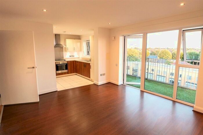 1 Bedroom Flat To Rent In Whitehouse, Leyton Green Road, Leyton, London, E10