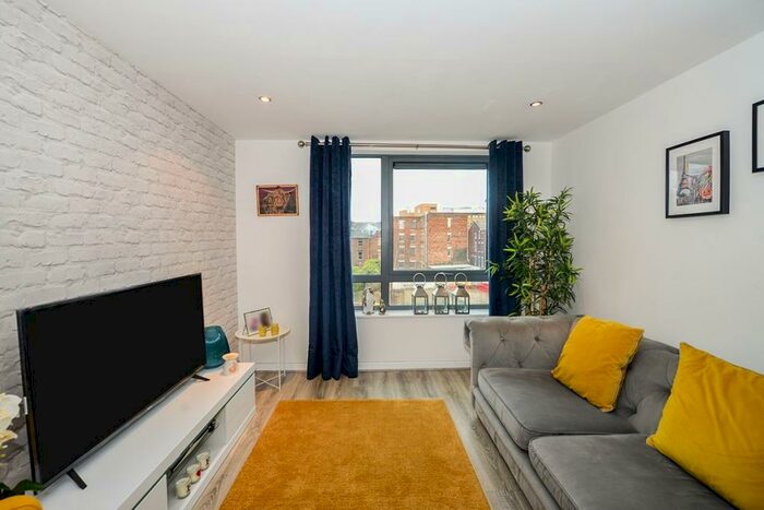 2 Bedroom Apartment To Rent In Oldham Street, Liverpool, L1