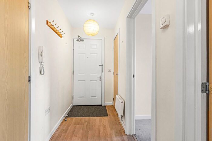 1 Bedroom Flat To Rent In Jacob House, Amhurst Road, London, E8