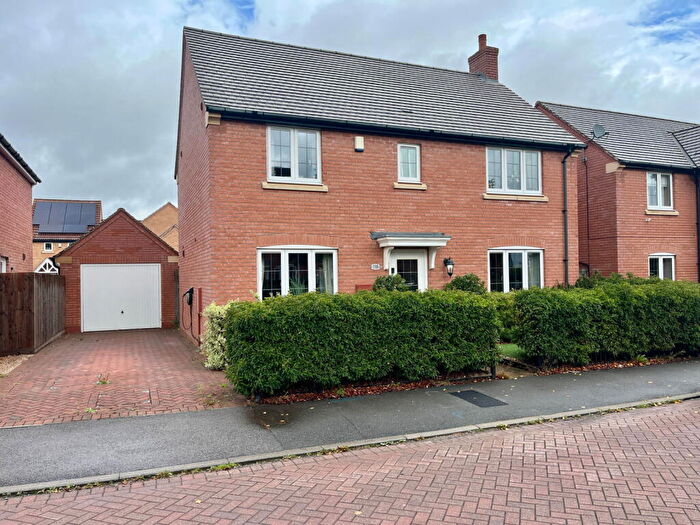 4 Bedroom Detached House For Sale In Highland Drive, Loughborough, LE11