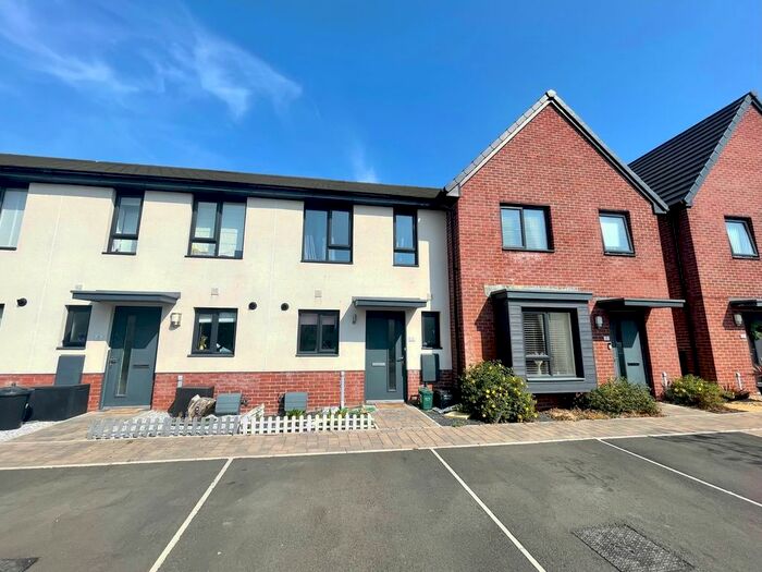 2 Bedroom Property To Rent In Ffordd Pentre, Barry, CF62