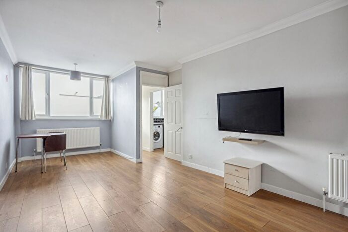 2 Bedroom Maisonette To Rent In Wheatsheaf Parade, St. Lukes Road, Old Windsor, Windsor, SL4