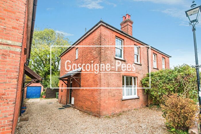 4 Bedroom Property To Rent In Church Square, Basingstoke, RG21