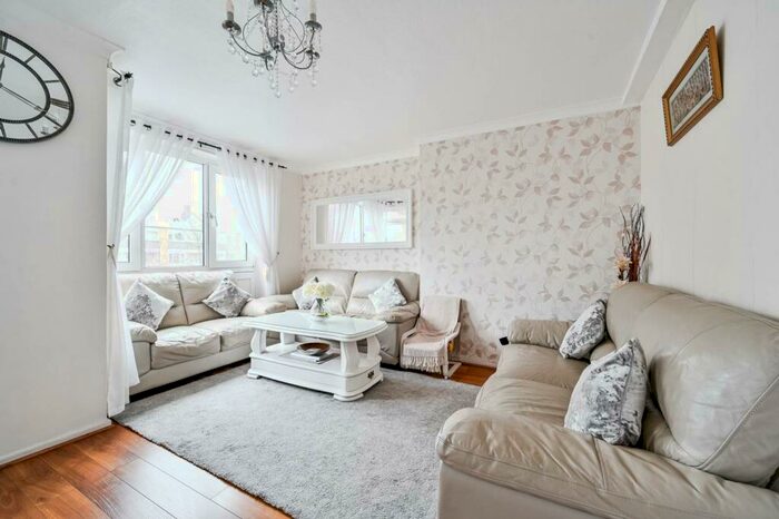 3 Bedroom Maisonette To Rent In Harpley Square, , Stepney, London, E1