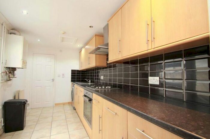 5 Bedroom Terraced House To Rent In Diana Street, Cardiff, CF24