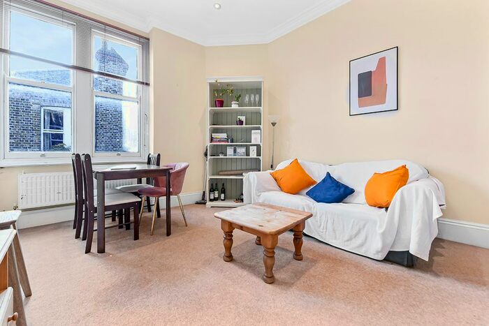 3 Bedroom Flat To Rent In Prince Of Wales Drive, London, SW11