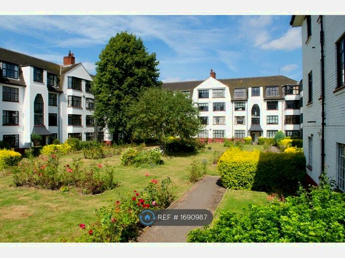 3 Bedroom Flat To Rent In Leigham Avenue, Streatham, London, SW16
