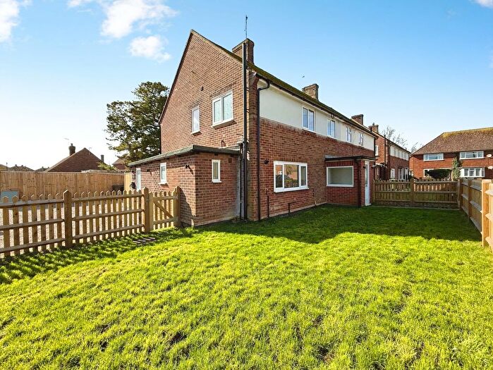 3 Bedroom Semi-Detached House For Sale In The Close, Rye, TN31