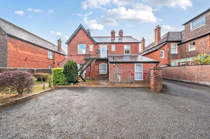 5 Bedroom Detached House For Sale In Station Road, Petersfield, GU32