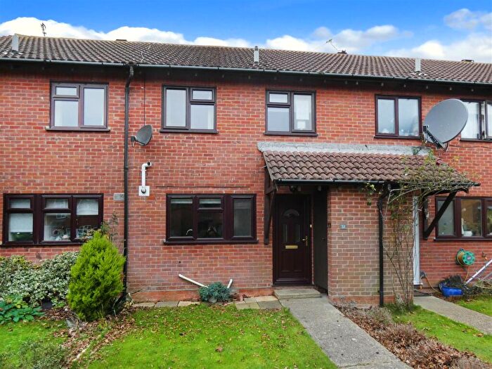 2 Bedroom Terraced House To Rent In Dinsdale Gardens, Rustington, BN16