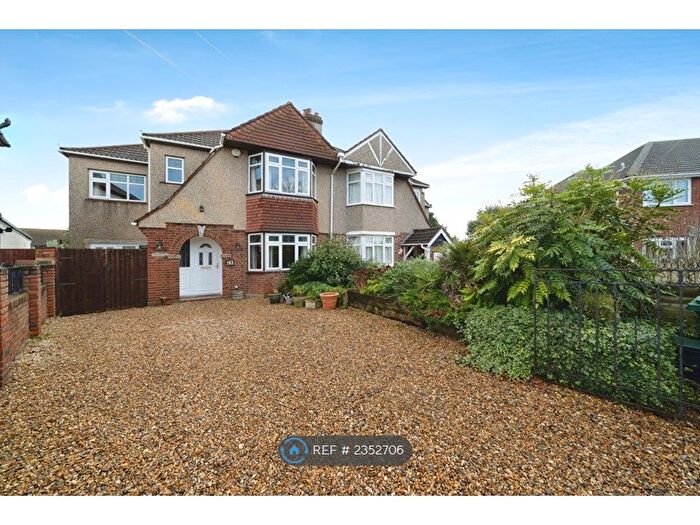 5 Bedroom Semi-Detached House To Rent In Petersfield Avenue, Staines-Upon-Thames, TW18