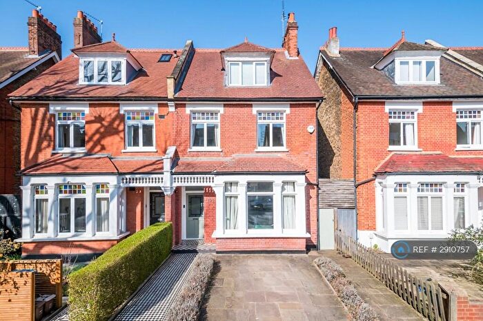 4 Bedroom Semi-Detached House To Rent In Grove Park, London, SE5