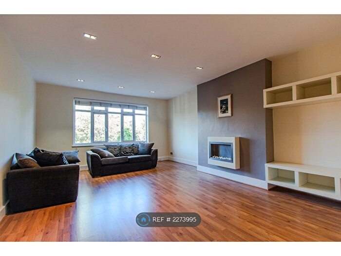 2 Bedroom Flat To Rent In Exeter Road, London, NW2