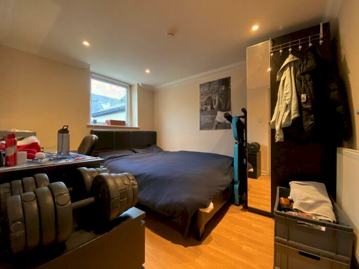 6 Bedroom Terraced House To Rent In Rhymney Street, Cathays, CF24