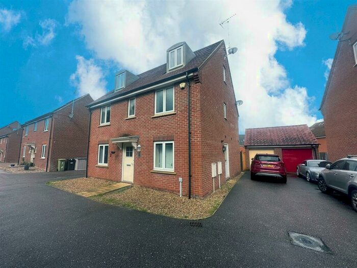 5 Bedroom Detached House To Rent In Arkwright Mews, Oakridge Park, Milton Keynes, MK14