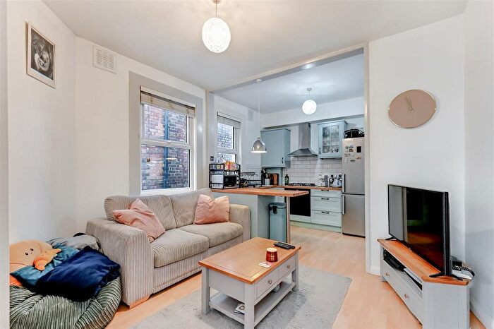 1 Bedroom Flat For Sale In Robinson Road, Tooting, SW17