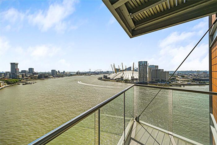 1 Bedroom Flat To Rent In New Providence Wharf, Fairmont Avenue, E14