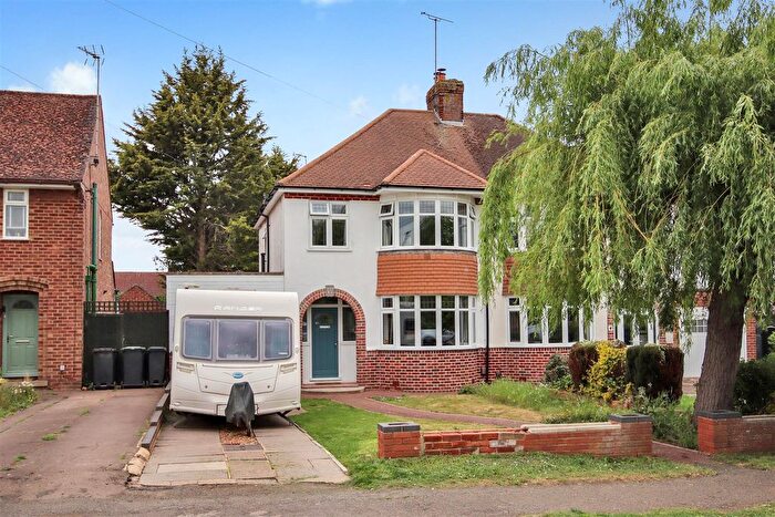 3 Bedroom Semi-Detached House For Sale In , Wymington Road, Rushden, NN10