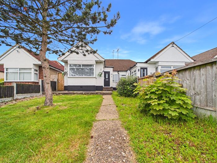 2 Bedroom Semi-detached Bungalow For Sale In High Road, South Benfleet, Essex, SS7