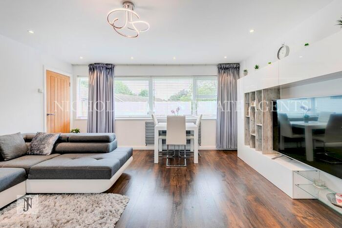 2 Bedroom Terraced House To Rent In Chase Road, Southgate, London, N14