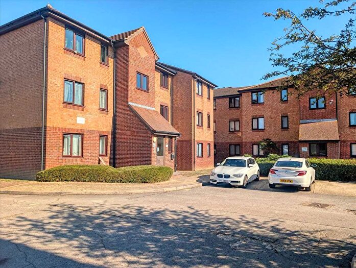 1 Bedroom Flat For Sale In Campernell Close, Brightlingsea, CO7
