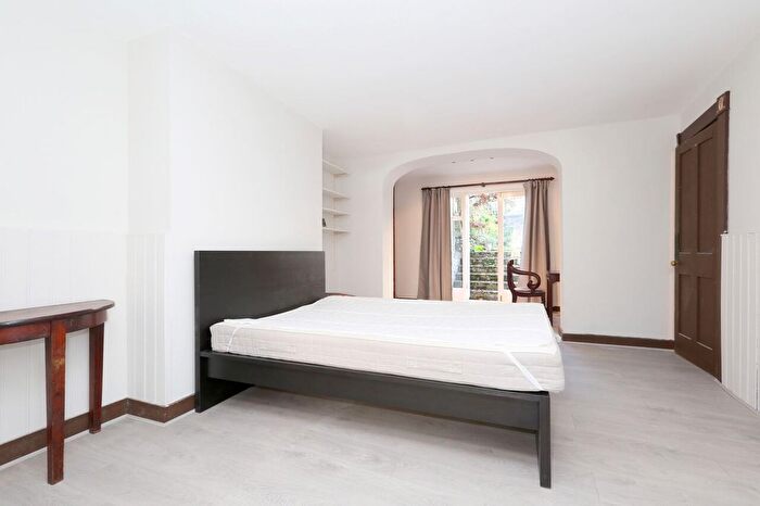 1 Bedroom Flat To Rent In Thornhill Crescent, London, N1