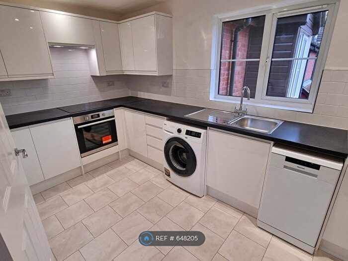 2 Bedroom Flat To Rent In High Avenue, Letchworth Garden City, SG6