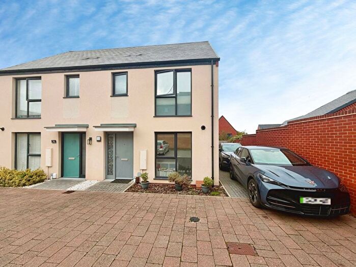 3 Bedroom Semi Detached House For Sale In Hendy Avenue, Ketley, TF1